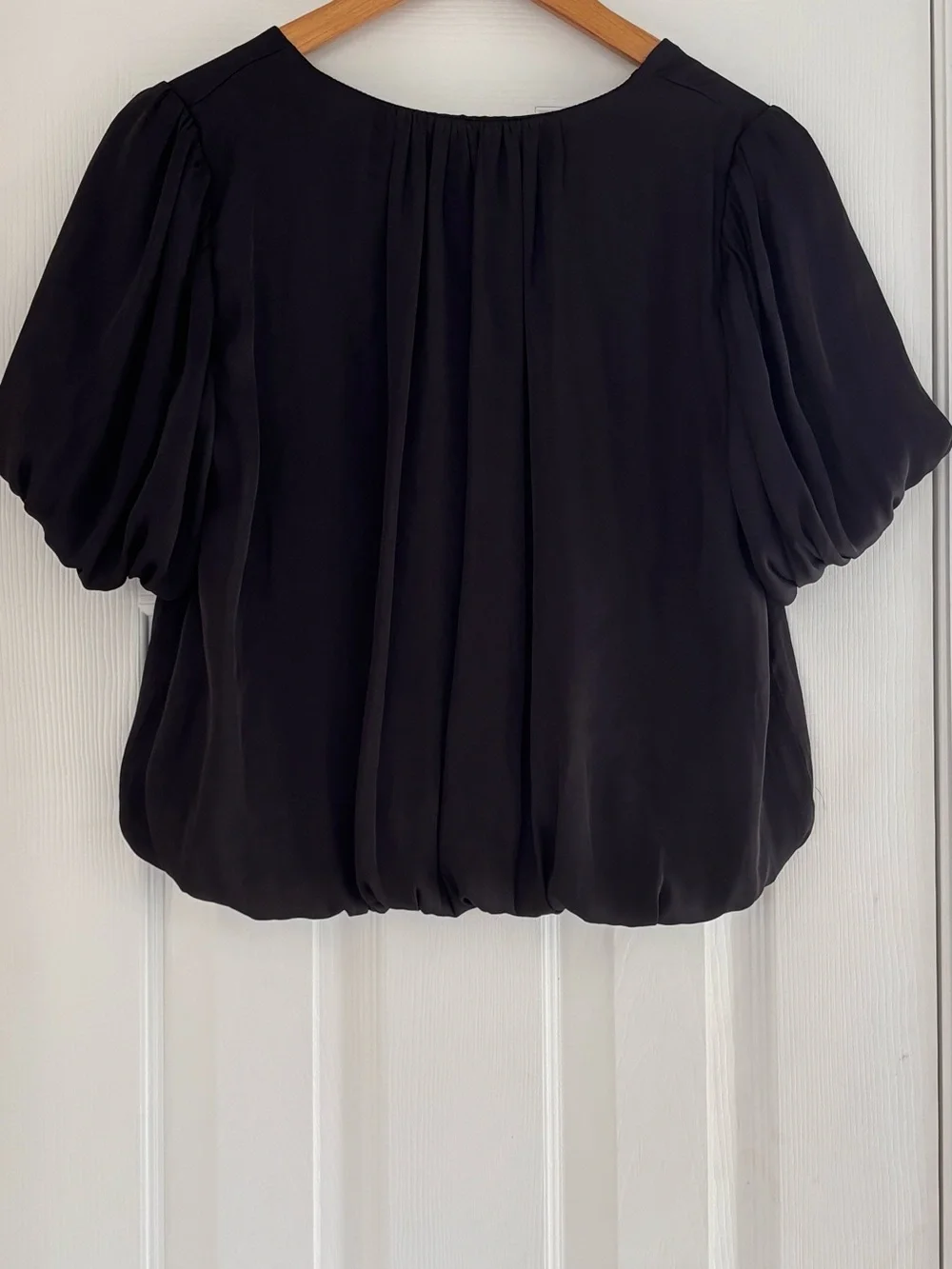 ASTR Black Pleated V-Neck Bubble Hem Short Sleeve Blouse Size S